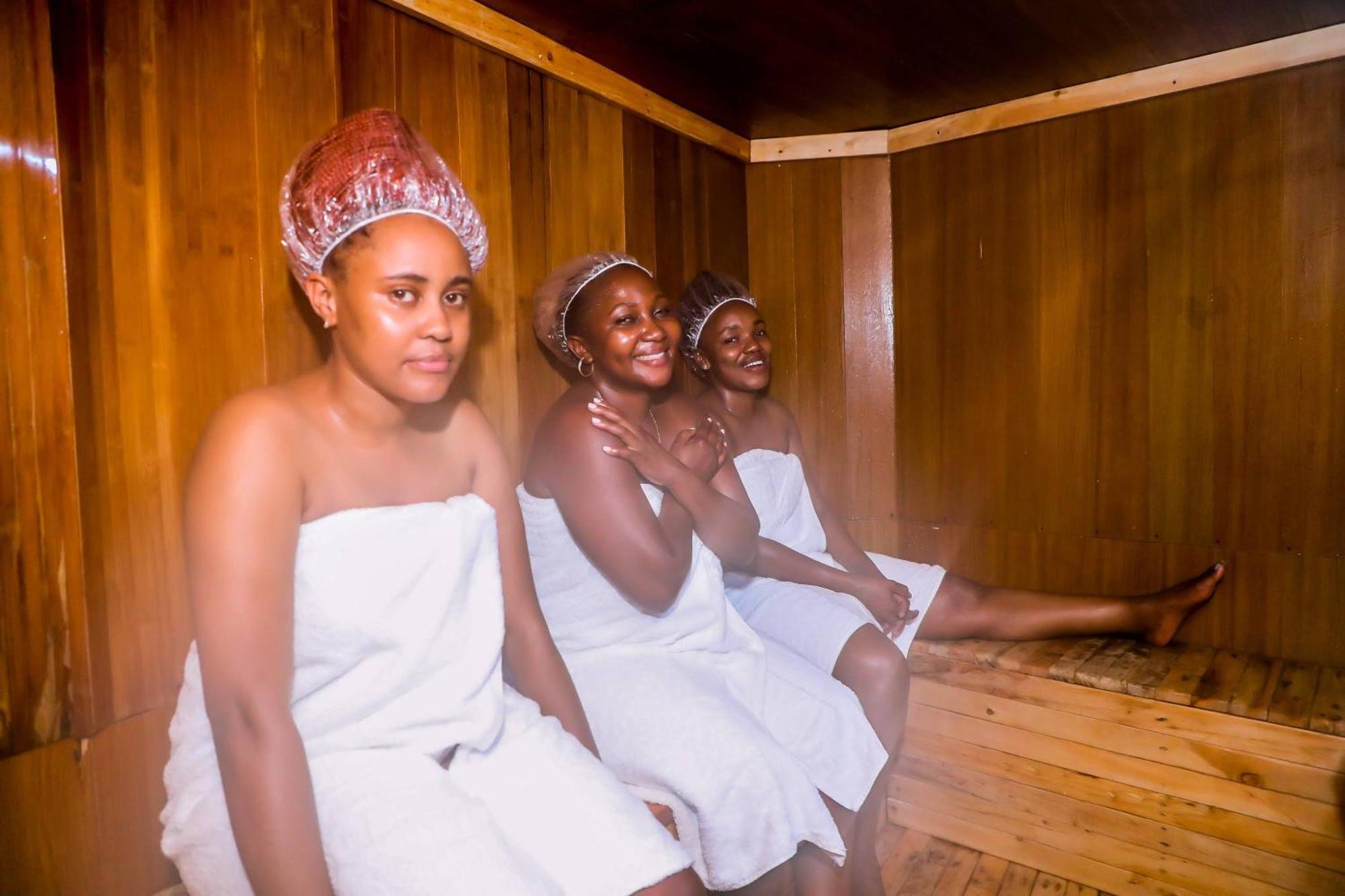 Vose Hotel & Spa Dar-es-Salaam Eksteriør bilde