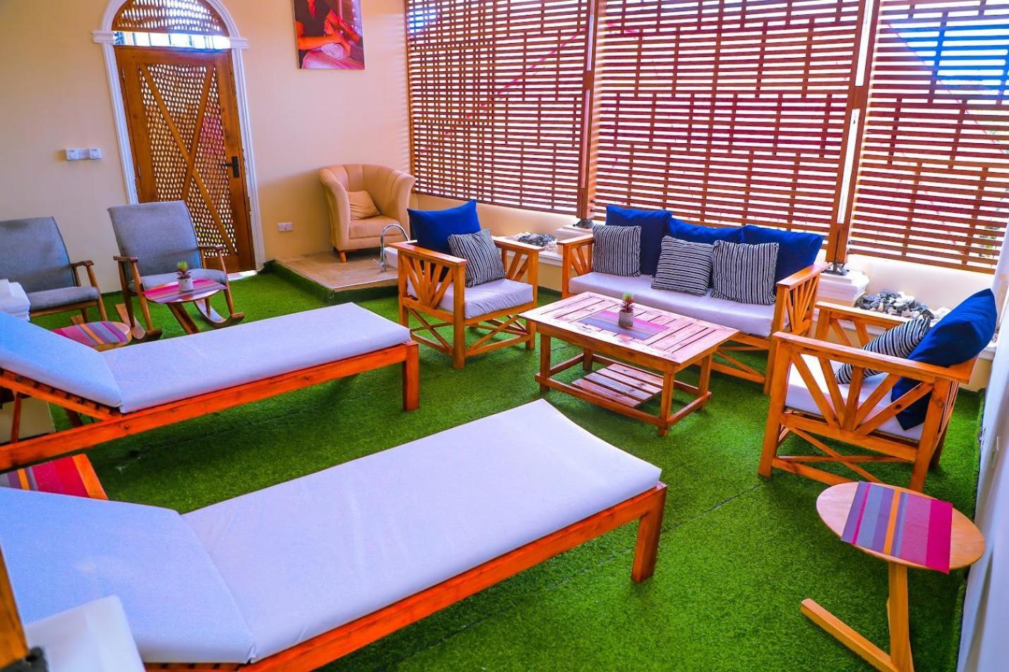 Vose Hotel & Spa Dar-es-Salaam Eksteriør bilde